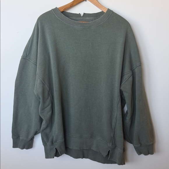 aerie Sweaters - Aerie Oversized Crewneck Sweatshirt Olive Green Distressed Hem XL